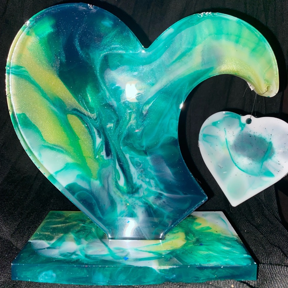 Abstract Heart-Shaped Resin Art Sculpture Picture Frame